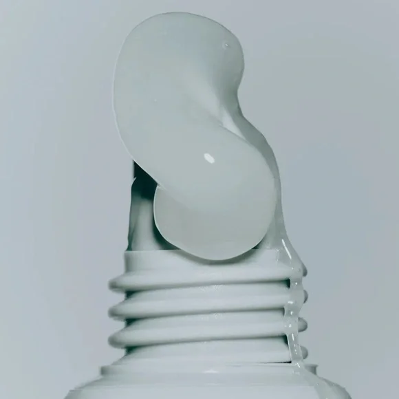 Rhode Peptide Lip Treatment - Unscented - Picture 4 of 4